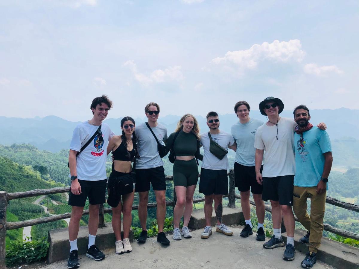 Ha Giang Yolo House And Loop Tours Hotel Bagian luar foto