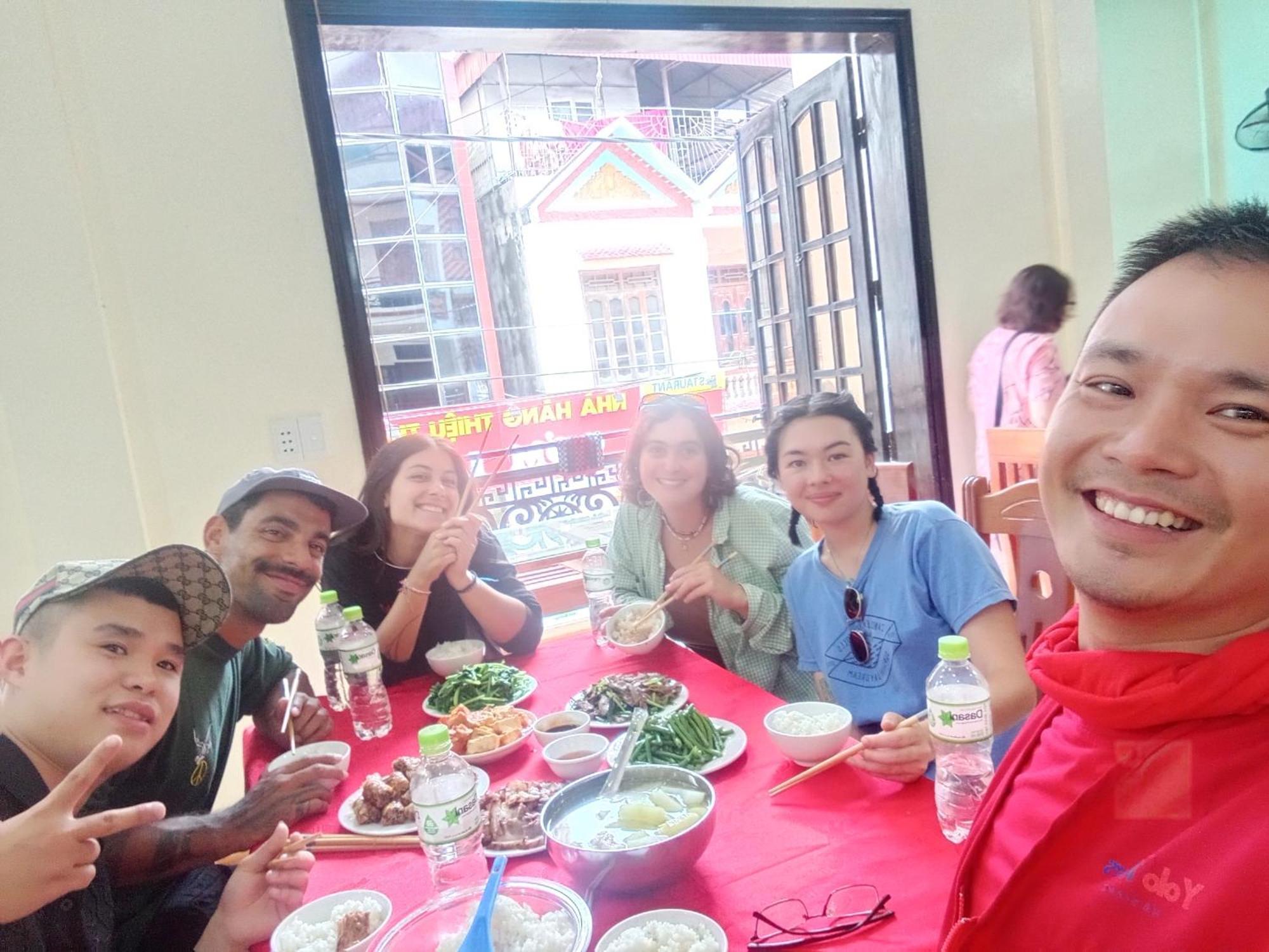 Ha Giang Yolo House And Loop Tours Hotel Bagian luar foto