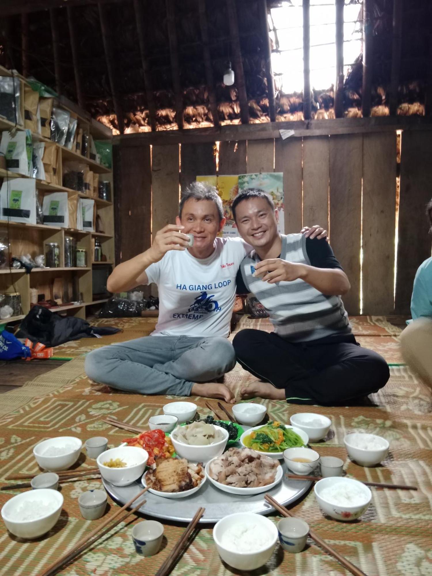 Ha Giang Yolo House And Loop Tours Hotel Bagian luar foto
